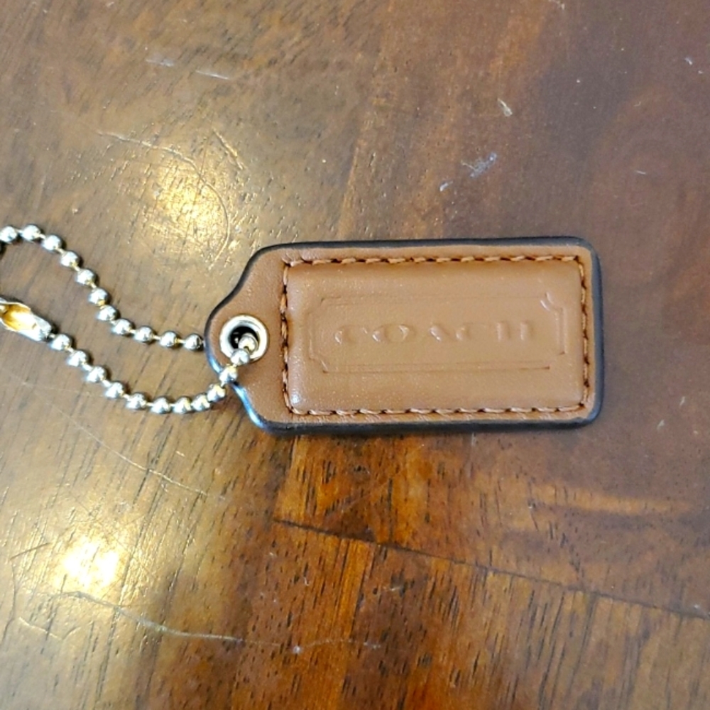 Mini COACH Tag